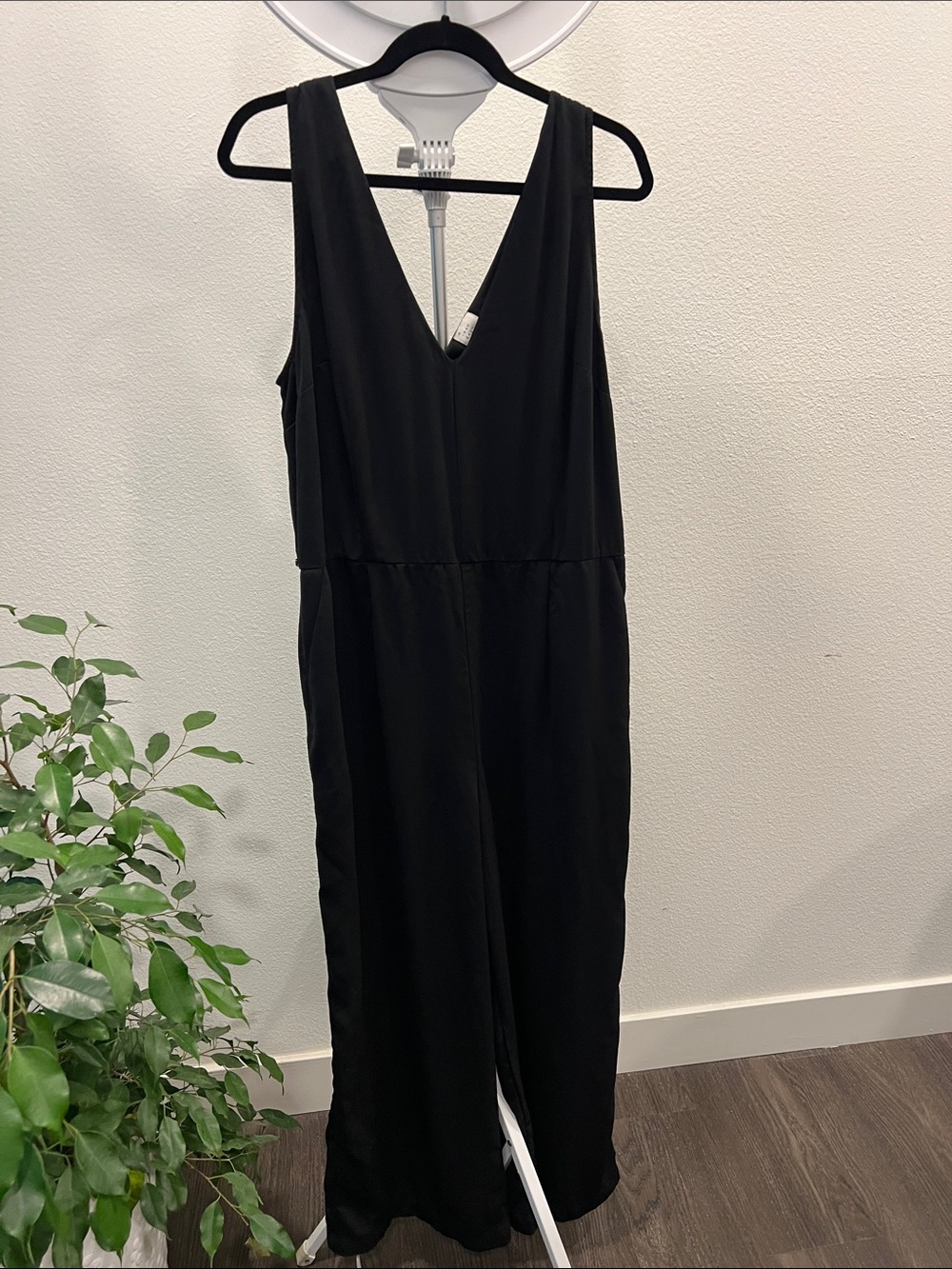 A new day Sleeveless Black V-Neck Jumpsuit